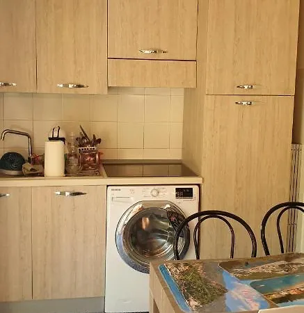 With One Bedroom In With Wonderful Sea View And Balcony 100 M From The Beach * Lerici