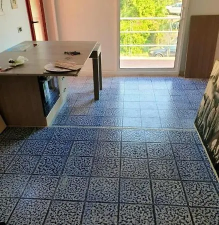 Apartamento With One Bedroom In With Wonderful Sea View And Balcony 100 M From The Beach Lerici